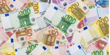 Două bancnote vor fi retrase din circulație. Autoritățile europene le recomandă celor care dețin astfel de bancnote să le schimbe cât mai curând posibil