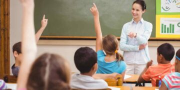 Judecătorul care mărturisea că se gândește să devină profesor: Nu copiați și nu plagiați – nu vrem ca pe baza acestor „merite” să ajungeți miniștri sau judecători la CCR!