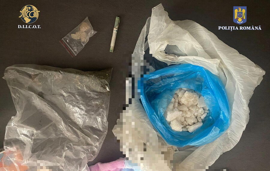 Percheziții DIICOT la Oradea. Au găsit droguri similare cu cel luat de adolescenta olimpică care a murit recent