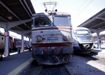 Haos în gări. Grevă de avertisment timp de două ore