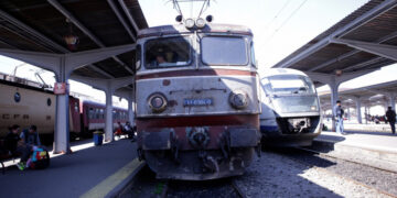 Haos în gări. Grevă de avertisment timp de două ore