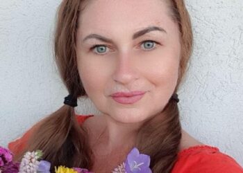 O asistentă medicală din Ștei are nevoie de noi. E internată în spital cu leucemie acută mieloblastică