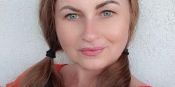 O asistentă medicală din Ștei are nevoie de noi. E internată în spital cu leucemie acută mieloblastică