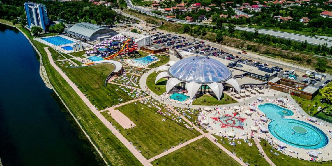 Experiența directorului Andrica cu angajații  din Nepal:„ I-am primit în iulie, în plin sezon. Aveau trei viteze, pe loc, încetișor și deloc. În decembrie, primii doi au fugit…„