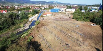 Orașul din Bihor în care energia verde va alimenta un hub de clădiri. Va deveni neutru energetic