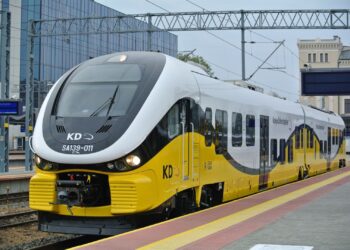 Pe ruta Oradea-Cluj-Brașov, trenuri electrice made in Polonia