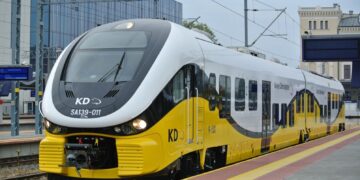 Pe ruta Oradea-Cluj-Brașov, trenuri electrice made in Polonia