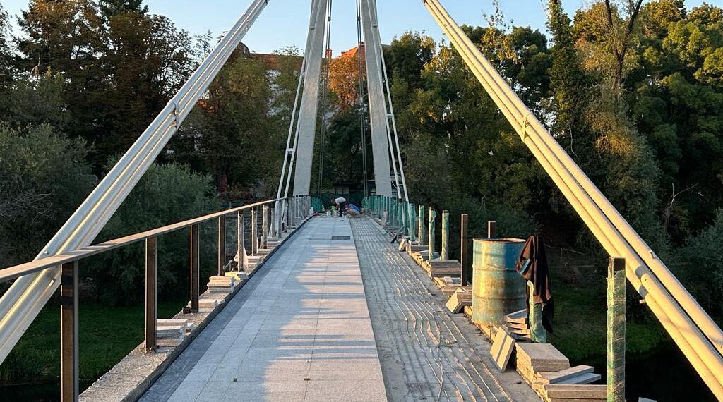 Se deschide Podul Intelectualilor. Parțial. 3 luni întârzâiere