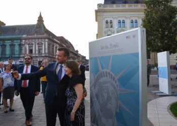 Ambasadoarea SUA la Oradea: Din 2025 fără viză în SUA, dar nu e garantat….