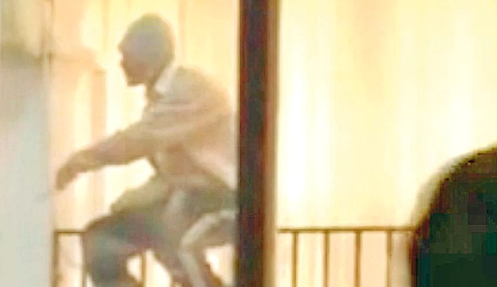 Ibram Manet, deținutul Spiderman, liberare condiționată amânată. A reclamat că este discriminat din cauza că este homosexual și a vrut să-și taie gâtul în fața magistraților