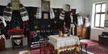 Locuitorii din Țețchea îndemnați să doneze obiecte din lada bunicii care ar putea contribui la conservarea istoriei și culturii locale