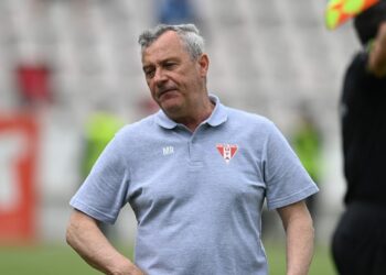 Meciurile „Bătrânei Doamne” s-ar putea juca la Oradea. Mircea Rednic: „Prefer Oradea, am prietreni la Mediaș și mi-au zis că terenul arată groaznic„