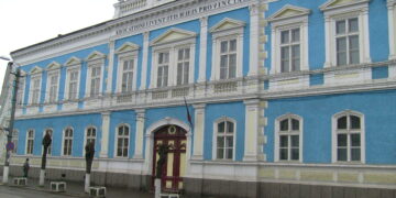 Prima școală din învățământul preuniversitar românesc care a dat, dintr-o singură clasă, trei academicieni, la 195 de ani. Patru profesori, cetățeni de onoare ai Beiușului