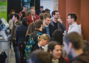 1905 oportunități oferite la Bursa locurilor de muncă. Cine sunt angajatorii