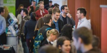 1905 oportunități oferite la Bursa locurilor de muncă. Cine sunt angajatorii