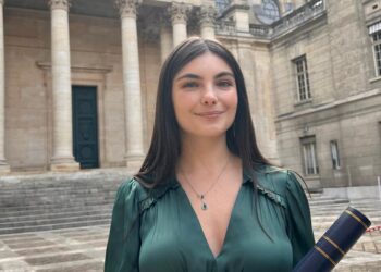 Șefă de promoție, la Drept, la Sorbona, Anca Maria Nechita își dorește să fie avocat la o firmă cu un mediu de lucru plăcut și cu spețe care să o stimuleze profesional și intelectual.Studenții din Franța nu se concentrează pe memoratul articolelor din codurile civil și penal…