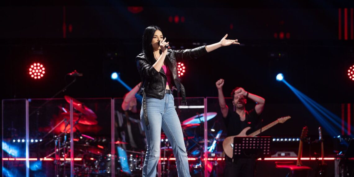 VIDEO. Povestea Andreei Oprea, orădeanca de 17 ani de la Vocea României.„Ai o voce senzațională! Tu ești un fenomen, fata mea!”, i-a spus Horia Brenciu. I-a făcut să plângă pe oamenii de la Românii au talent