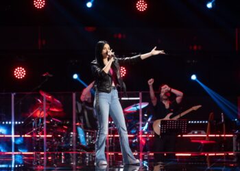 VIDEO. Povestea Andreei Oprea, orădeanca de 17 ani de la Vocea României.„Ai o voce senzațională! Tu ești un fenomen, fata mea!”, i-a spus Horia Brenciu. I-a făcut să plângă pe oamenii de la Românii au talent