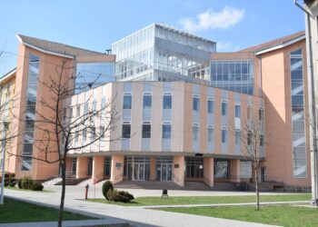 Fondul de patrimoniu al Bibliotecii Universității din Oradea, etalat