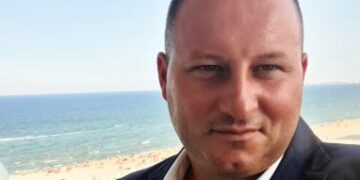 Cristin  Țepele, șeful ISCTR Bihor, încă 30 de zile arest preventiv. Surse:  „Este o reglare de conturi între găști…Dacă un șef teritorial vrea să-și pună un prieten la șefia unui inspectorat din Bihor sau Alba, nu poate să-l pună dacă coaliția care e la nivel județean la putere în județul respectiv nu e de acord„