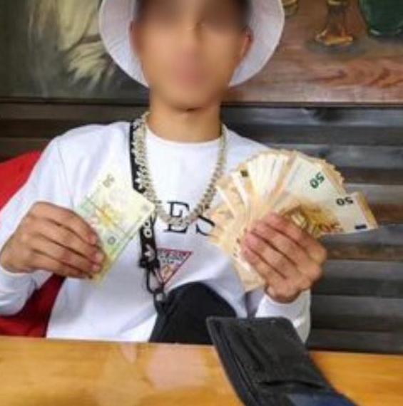 Acuzat de furt calificat și evadare, la 14 ani, a ajuns, a doua oară, după gratii. A fugit din arest la domiciliu să spargă o altă locuință