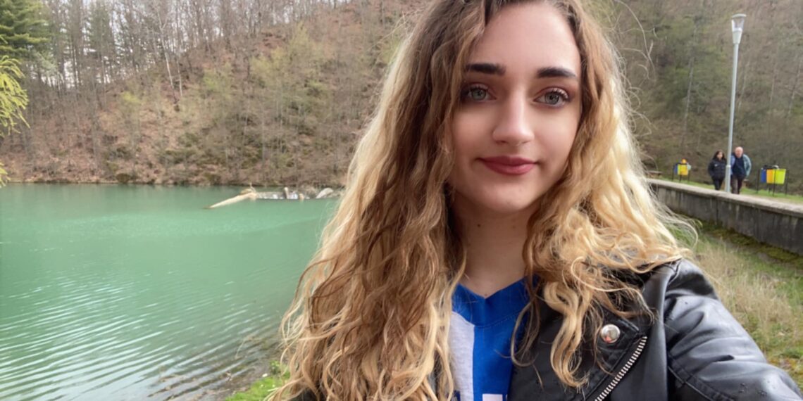 VIDEO.GALERIE.Povestea artistei din Dobrești cu o voce spectaculoasă. La 18 ani, Iulia Cotuț a convins și la ”Superstar” și la „Vocea României”