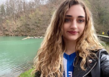 VIDEO.GALERIE.Povestea artistei din Dobrești cu o voce spectaculoasă. La 18 ani, Iulia Cotuț a convins și la ”Superstar” și la „Vocea României”