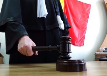 Trei judecători bihoreni așteaptă cu sufletul la gură verdictul Inspectiei Judiciare. Acuzați de “exercitarea funcției cu gravă neglijență”