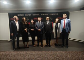 GALERIE. Fostul președinte Emil Constantinescu la premiera de gală a filmului regizat de preotul orădean Ciprian Mega alături de megastarurile: Elisabetta Pellini, Mickey Rourke, Anthony Delon