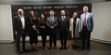 GALERIE. Fostul președinte Emil Constantinescu la premiera de gală a filmului regizat de preotul orădean Ciprian Mega alături de megastarurile:  Elisabetta Pellini, Mickey Rourke, Anthony Delon