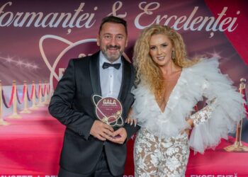 Povestea celui ” mai bun Speaker Motivațional al Anului 2023” care a crescut într-o familie de surdo-muți