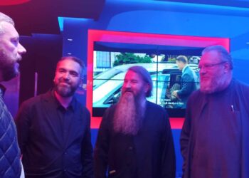 GALERIE. „21 de rubini„ stârnește interes imens printre preoții din Timișoara. Proiecția filmului lui Ciprian Mega, sabotată