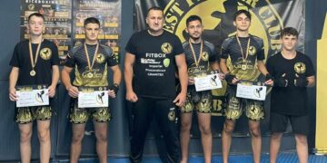 Peste 100 de copii din 15 cluburi la turneul de kickboxing organizat de Claudiu Florin Pădureanu la Sânmartin