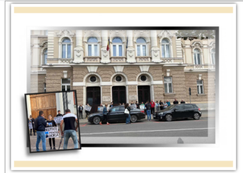 GALERIE. Protest în fața Parchetului de pe lângă Judecătoria Oradea după eliberarea lui Alexandru Buciuman, tânărul care a ucis un copil pe trecerea de pietoni