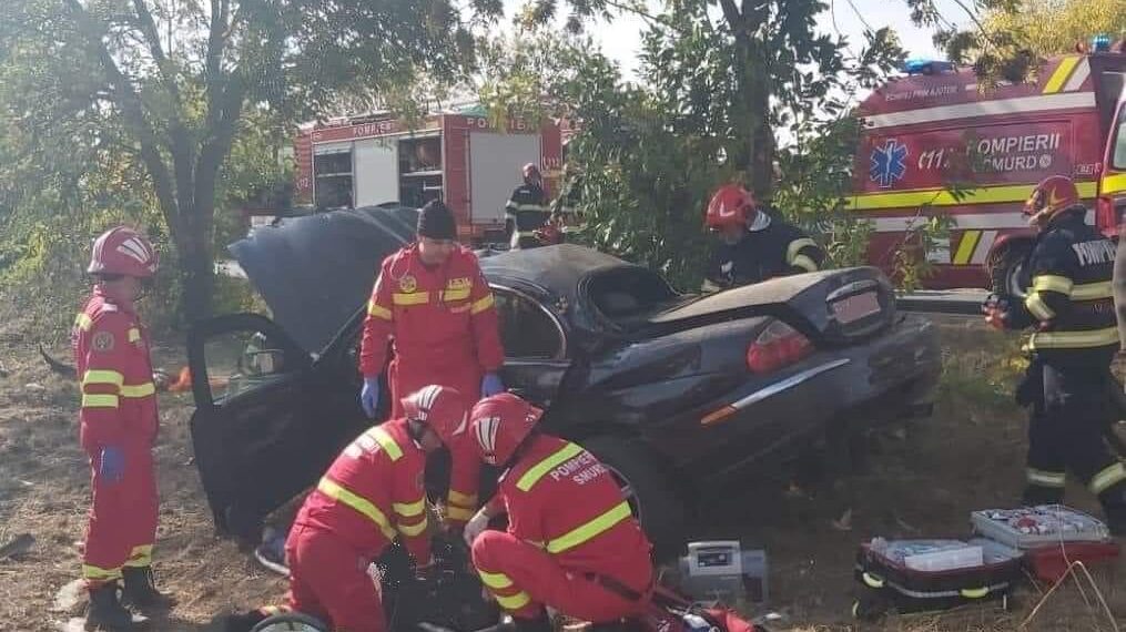 GALERIE. Cum explică Poliția Bihor imaginile terifiante de după accidentul de ieri de la Salonta în urma căruia au murit doi bărbați