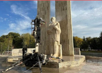 Beiuș-ul, ca un butoi cu pulbere de Ziua Armatei. Direcția de Cultură ar fi putut demina scandalul statuilor în care prima victimă ar fi Vânătorul de Munte de pe Moților