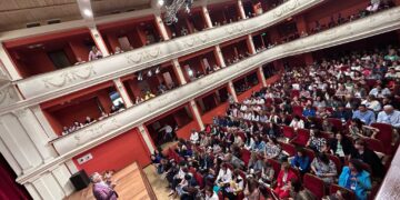 Superprofesorii orădeni, invitați să se înscrie la cursurile  acreditate de  Mentalitate Deschisă în Educație. 450 de profesori din Transilvania la SuperTeach