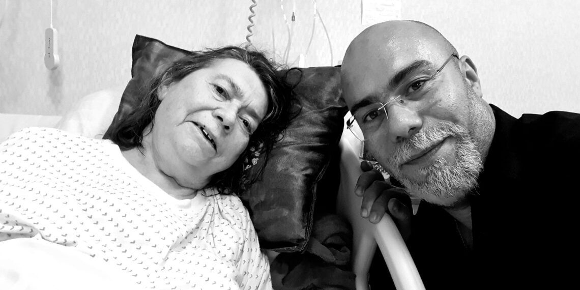 Pianistul care a dus de două ori Oradea în Cartea Recordurilor, în doliu. Și-a pierdut mama la câteva ore după ce a cântat cu Mr. Blues al României”, AG Weinberger