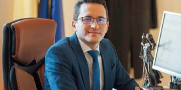 Cerere de chemare în judecată trimisă în 351.351 pagini. Cum e posibil