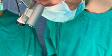 Alex Orădan, Rising Star al rezidenților în Chirurgie Plastică.A făcut un studiu care va fi prezentat la un Congres în Japonia alături de Dr. Johnson Yang, un mare nume în chirurgia limfatică mondială