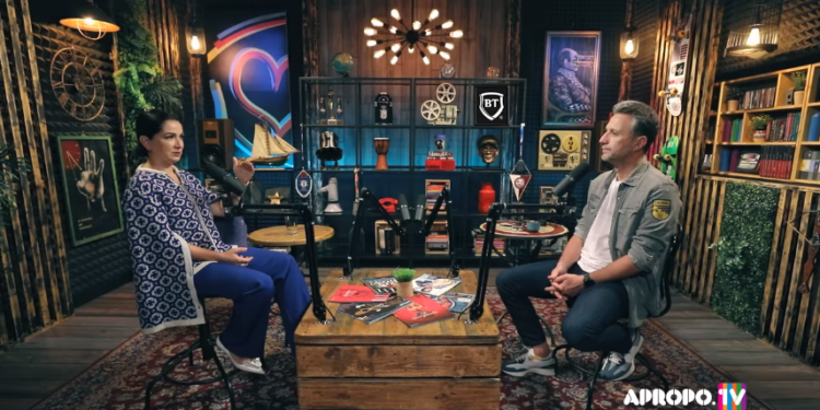 O absolventă de Drept, care a trăit în Dubai, Norvegia, Azerbaidjan, la Moscova, a creat într-o făbricuță din Oradea unul dintre cele mai apreciate branduri de tricotaje de lux din lume