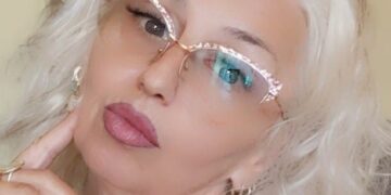 Cine e femeia care lua credite pe baza de adeverințe de venit false. A fost urmărită internațional și nu e la prima ispravă