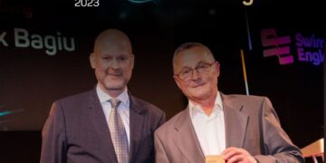 Fostul antrenor al Crișul Oradea,  Alex Bagiu, antrenorul anului în Anglia: ”Am fost cu adevărat șocat, dar sunt foarte încântat să câștig”