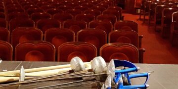 Actorii orădeni distribuiți în premiera Cyrano de Bergerac au luat lecții de scrimă