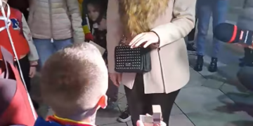 Nu va uita niciodată momentul.Iubita Ghetei de Aur de la Mondialele din Emirate a plâns în hohote, aseară, în Piața Unirii