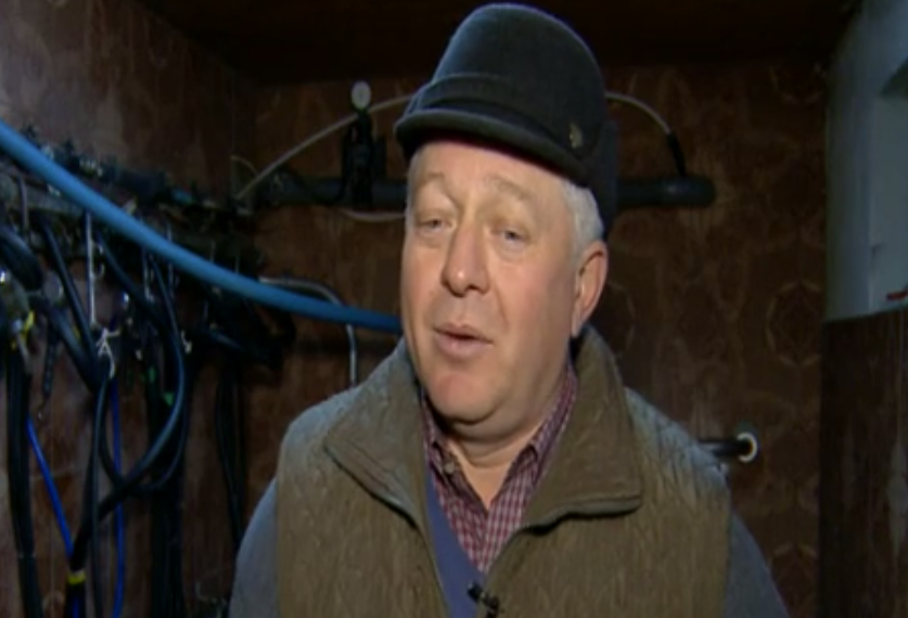 I-au confiscat ștampila cu care fabrica adeverințe.Decizia Tribunalului Bihor în cazul fostului primar care a făcut acord de recunoaștere cu DNA Oradea după ce și-ar fi fabricat adeverințe care atestau că exploatează sute de ha de teren agricol