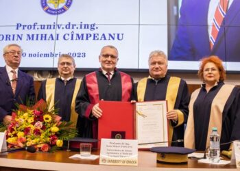 Fostul ministru despre care colaboratorul său a spus: ”dacă merg la luptă cu el, nu mă va lăsa niciodată în urmă”, Doctor Honoris Causa al Universității din Oradea