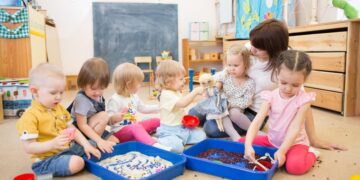 Oradea, în topul grădinițelor private. Costul mediu lunar pentru învățământul privat este de 2.032 de lei, în timp ce salariul e de 3.600 lei