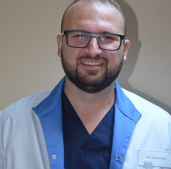 A scăpat de un fibrom uterin gigant, cât o sarcină de 5 luni printr-o intervenție chirurgicală minim-invazive. Are o grupă rară de sânge. Intervenție pregătită 3 săptămâni