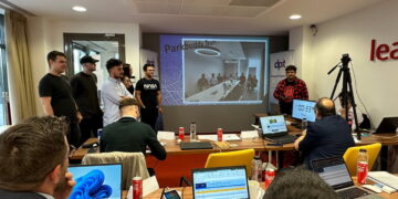 Studenții orădeni au soluție pentru criza locurilor de parcare: o aplicație cu care poți să-ți rezervi loc de parcare în curțile celor care stau în zonele centrale, pe bulevardele aglomerate